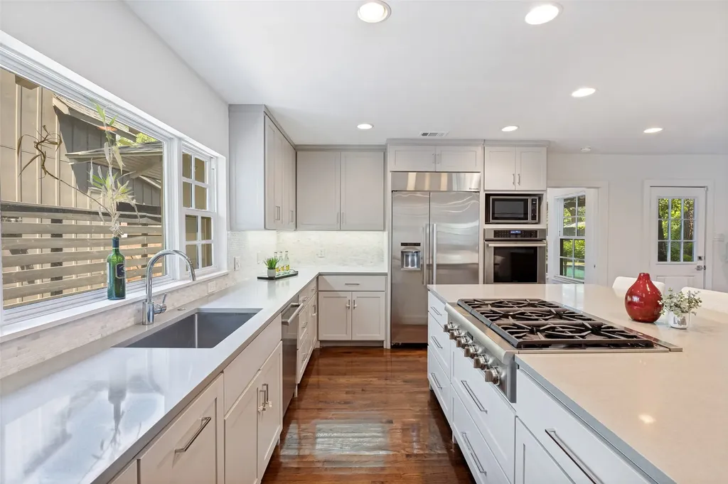 1518 Oak Knoll Street Dallas TX 75208