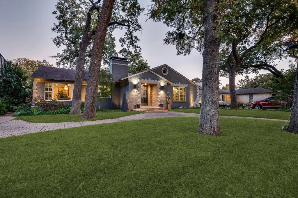 1518 Oak Knoll Street Dallas TX 75208