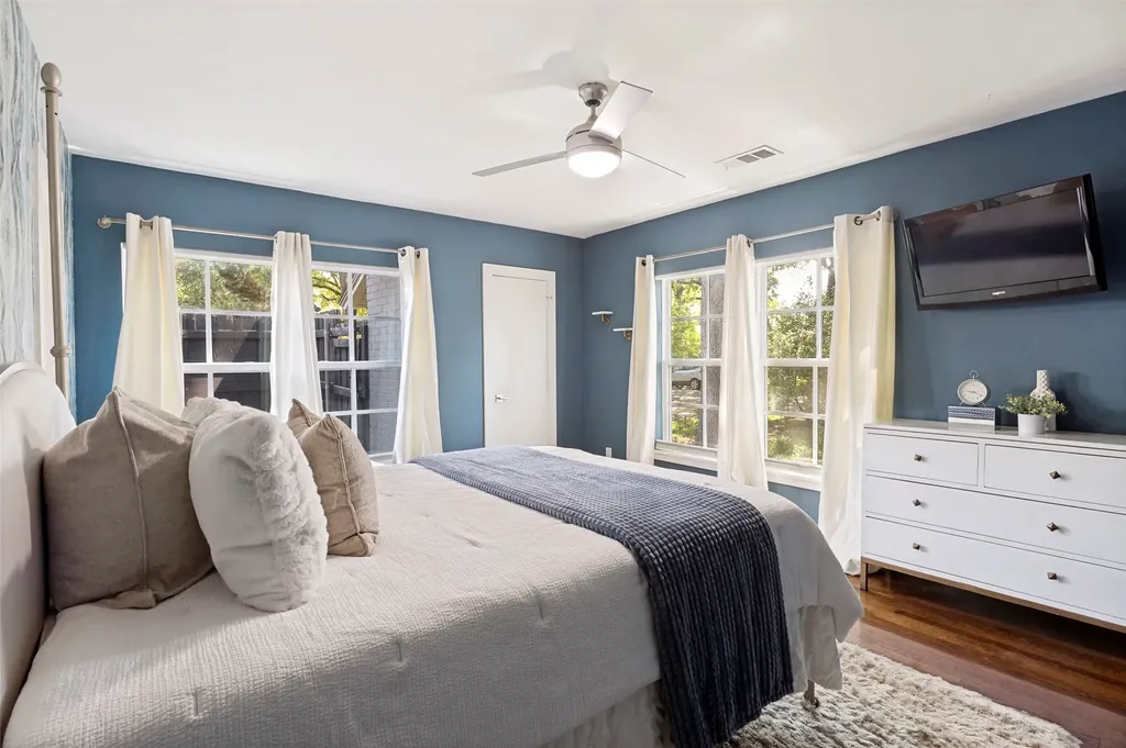 1518 Oak Knoll Street Dallas TX 75208