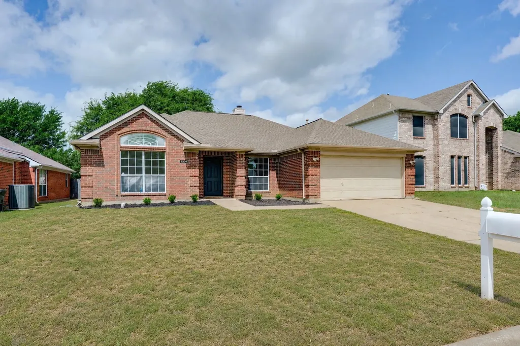 6234 St Leonard Drive Arlington TX 76001