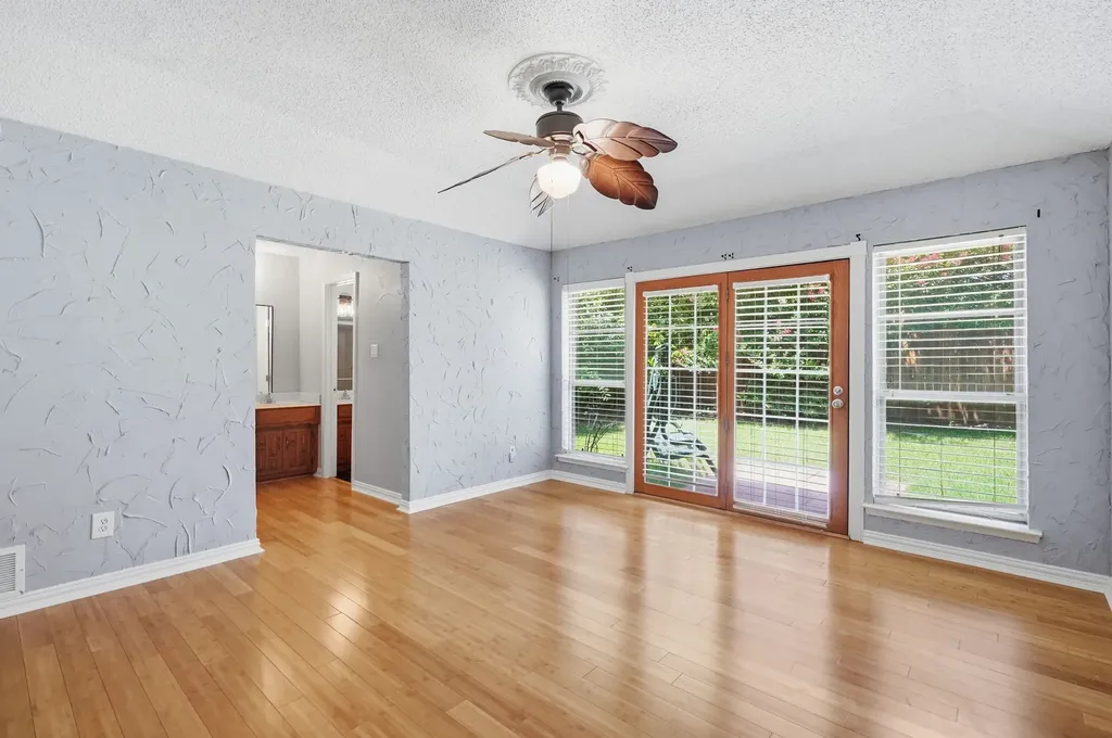 2202 Canyonwood Drive Arlington TX 76012
