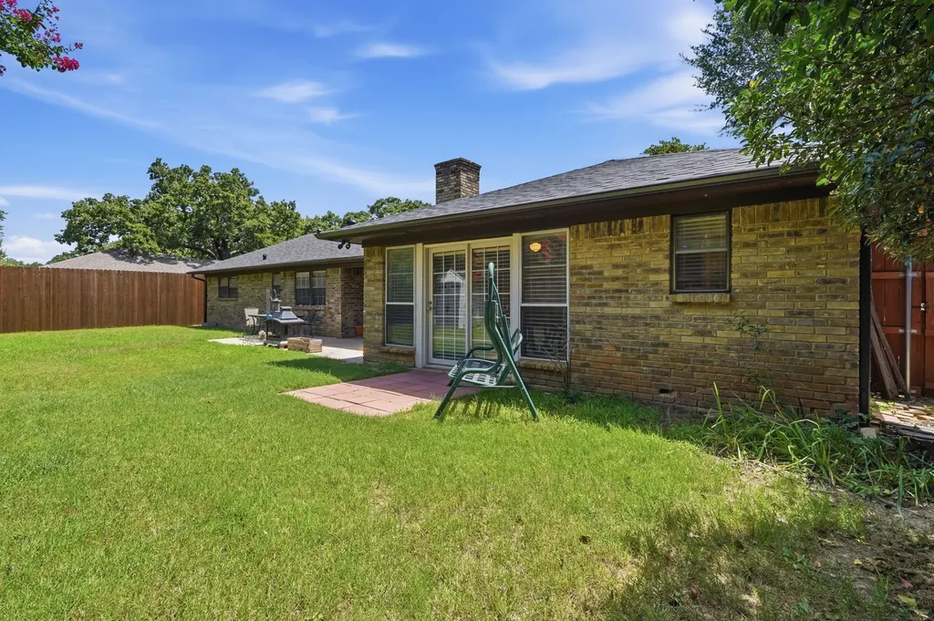2202 Canyonwood Drive Arlington TX 76012