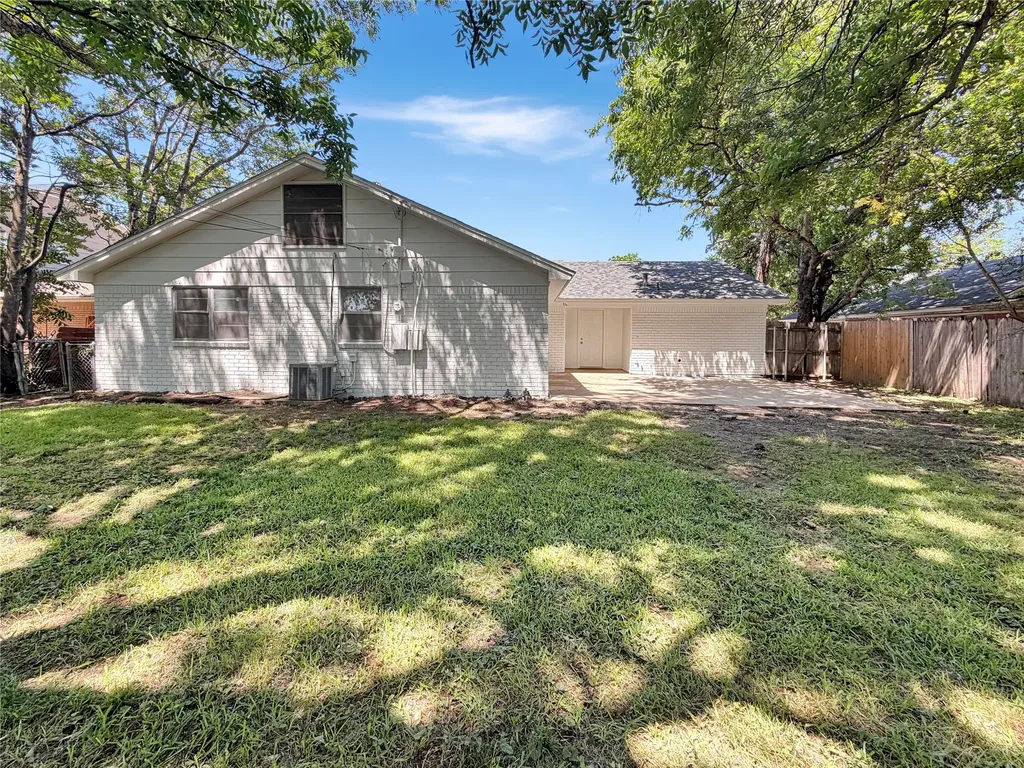 305 Deer Creek Road Everman TX 76140