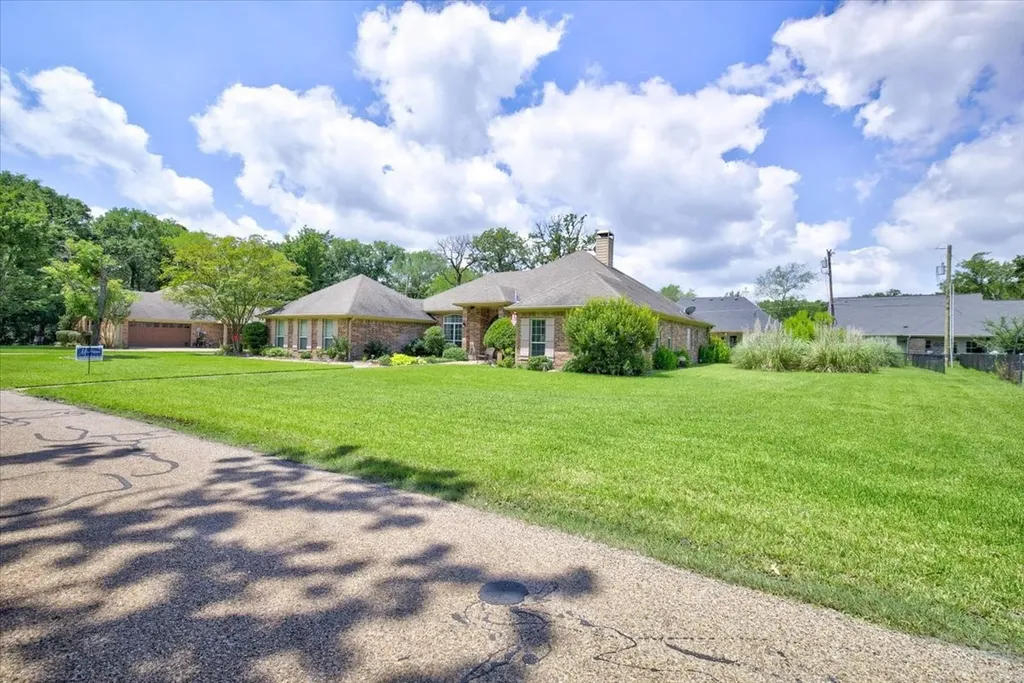 111 Trailwood Road Enchanted Oaks TX 75156