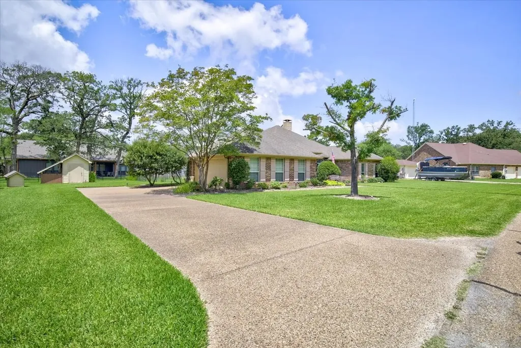 111 Trailwood Road Enchanted Oaks TX 75156