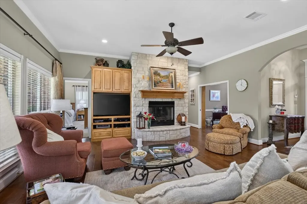 111 Trailwood Road Enchanted Oaks TX 75156
