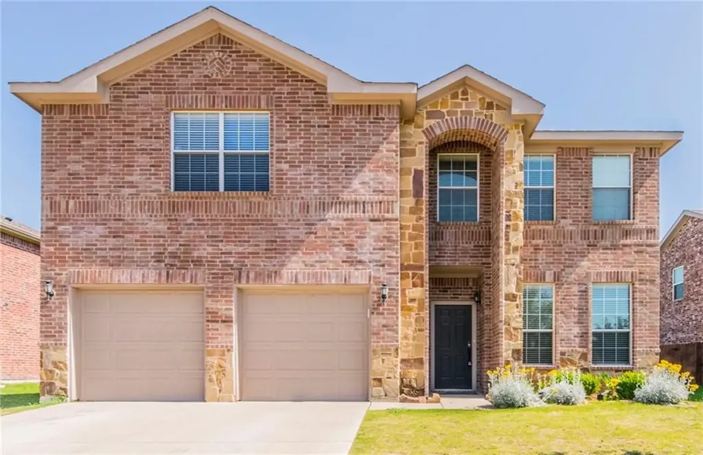 560 Griffith Drive Saginaw TX 76179