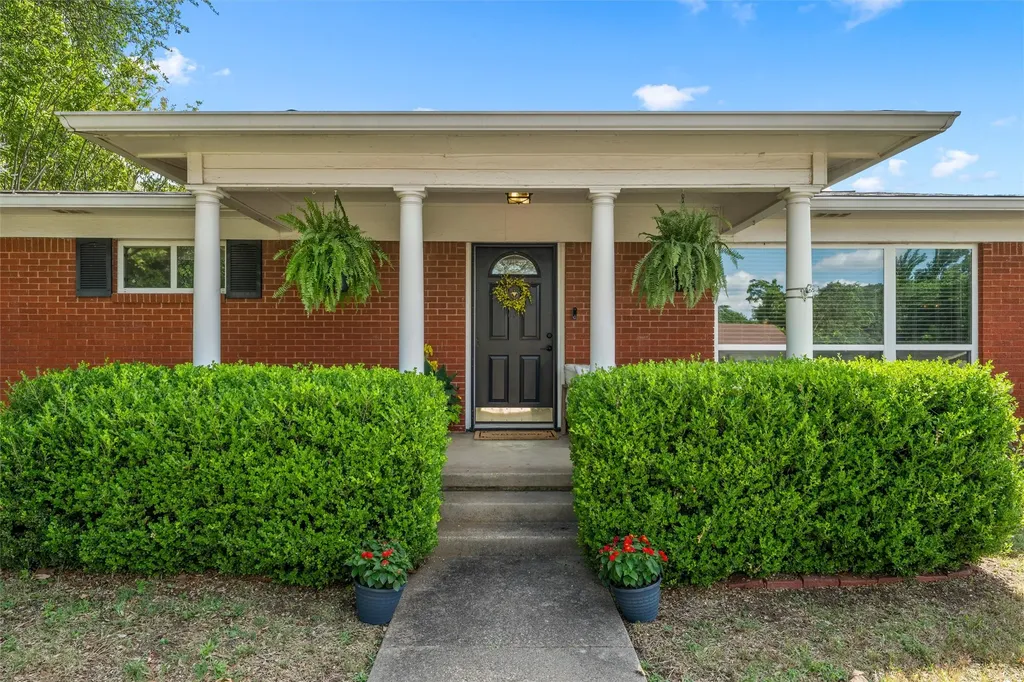 732 Arliss Drive Woodway TX 76712