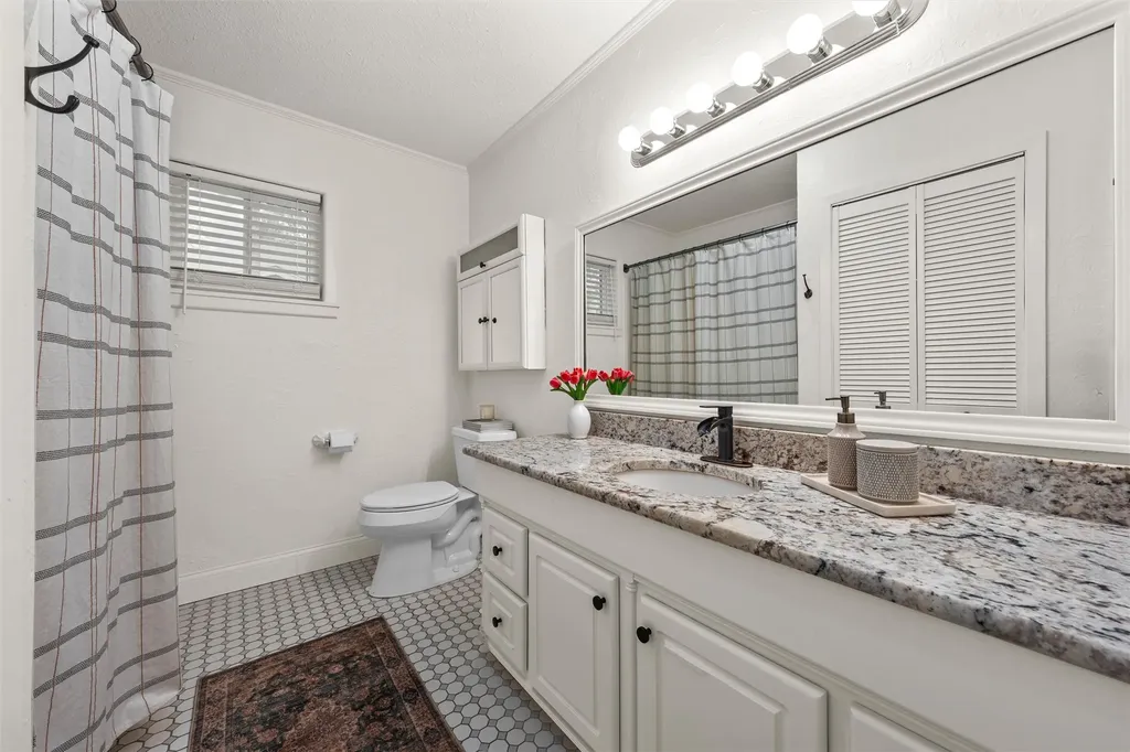 732 Arliss Drive Woodway TX 76712