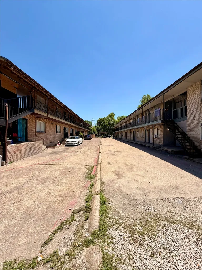 4523-4535 Reiger Avenue Dallas TX 75246