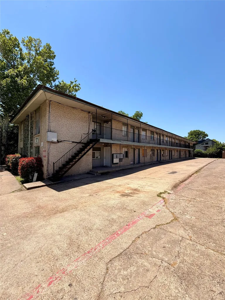 4523-4535 Reiger Avenue Dallas TX 75246