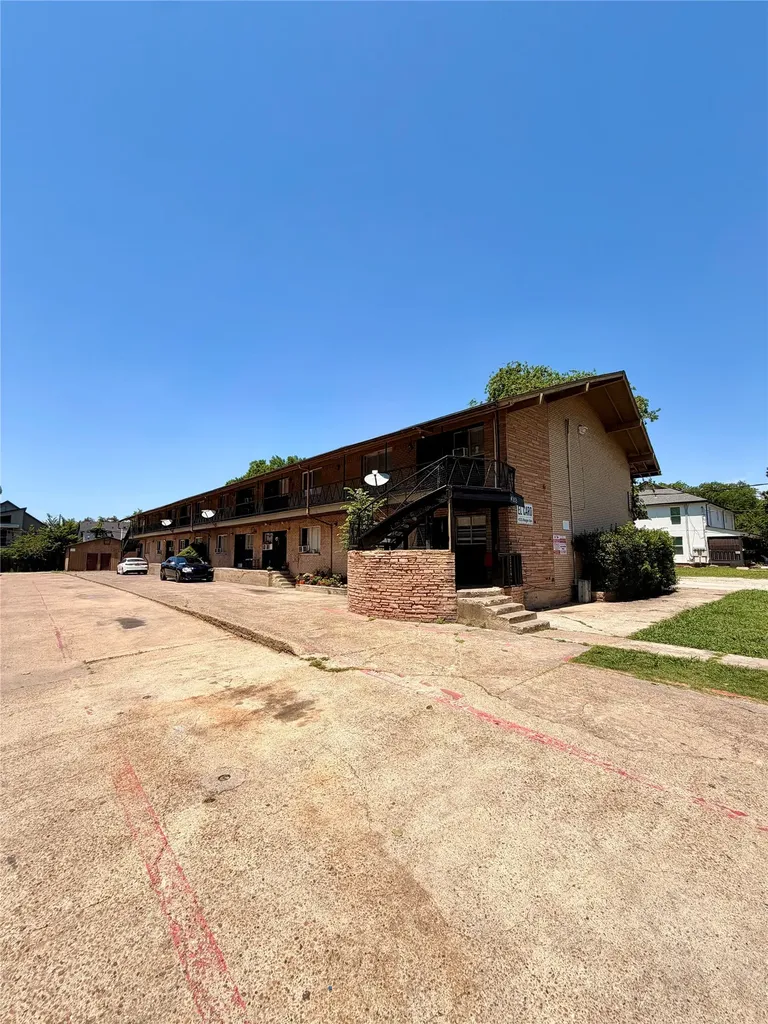 4523-4535 Reiger Avenue Dallas TX 75246