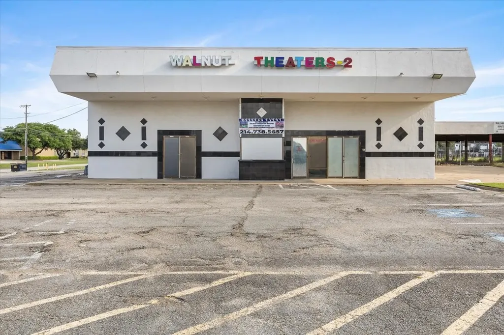 3310 W Walnut Street Garland TX 75042