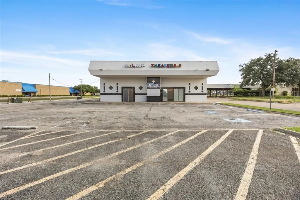3310 W Walnut Street Garland TX 75042