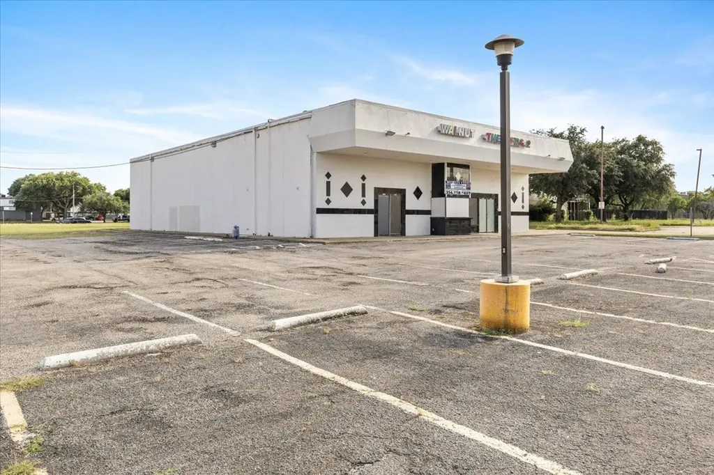 3310 W Walnut Street Garland TX 75042