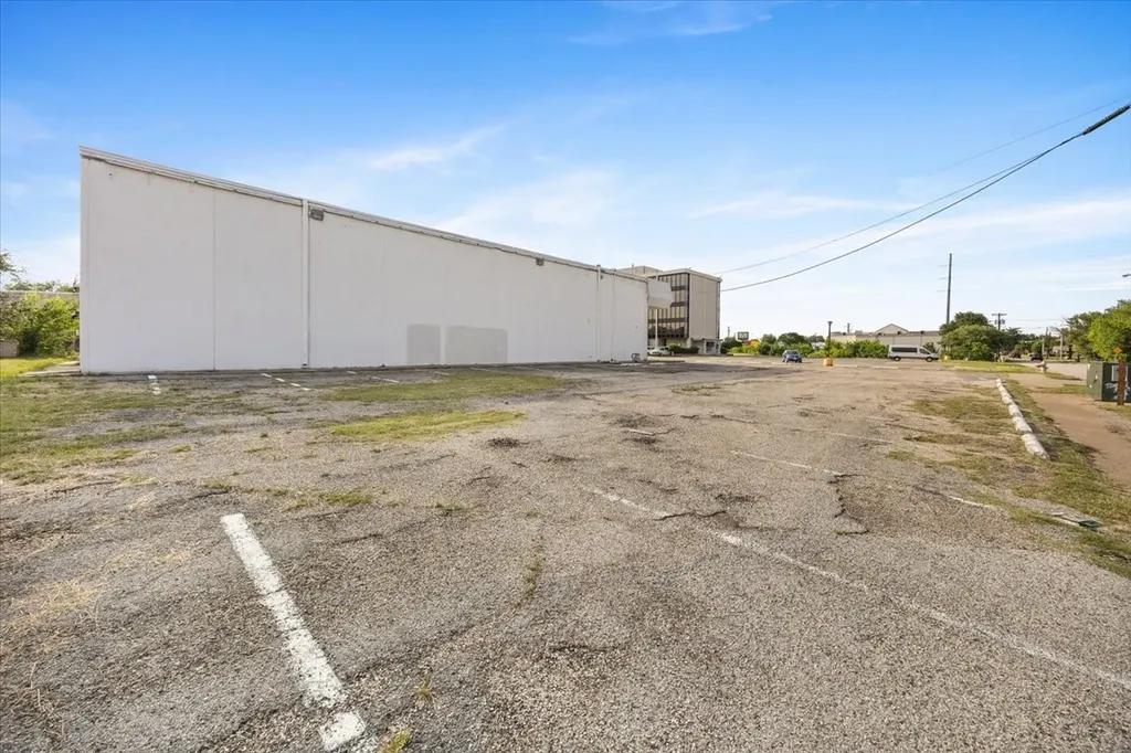 3310 W Walnut Street Garland TX 75042