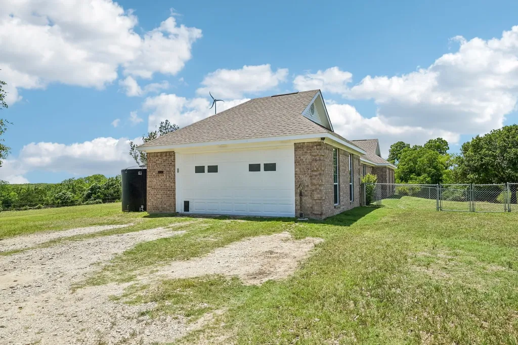 346 County Road 0090 Powell TX 75153