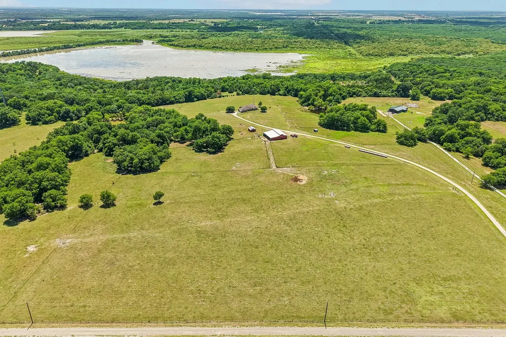 346 County Road 0090 Powell TX 75153
