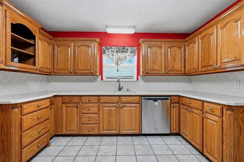2502 Evelyn Road Whitesboro TX 76273