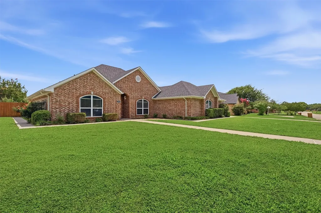 2502 Evelyn Road Whitesboro TX 76273