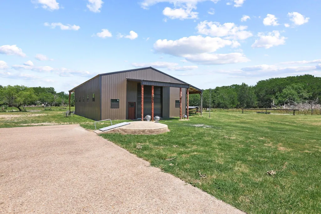 1847 County Road 4205 Bonham TX 75418