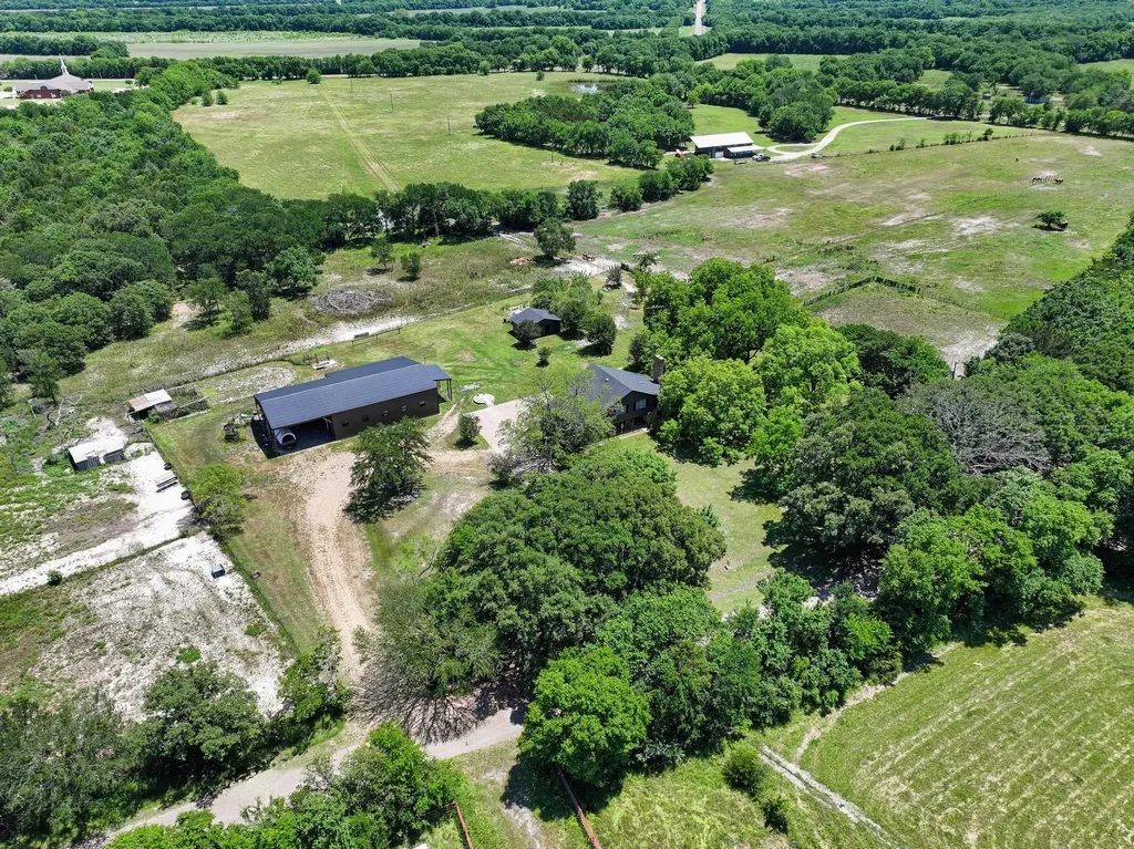 1847 County Road 4205 Bonham TX 75418