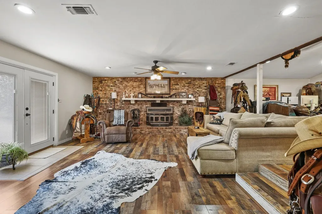 1847 County Road 4205 Bonham TX 75418