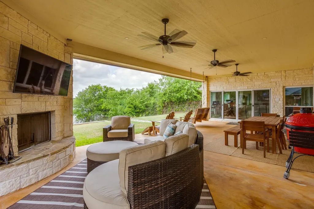 103 Casas Del Sur Street Granbury TX 76049
