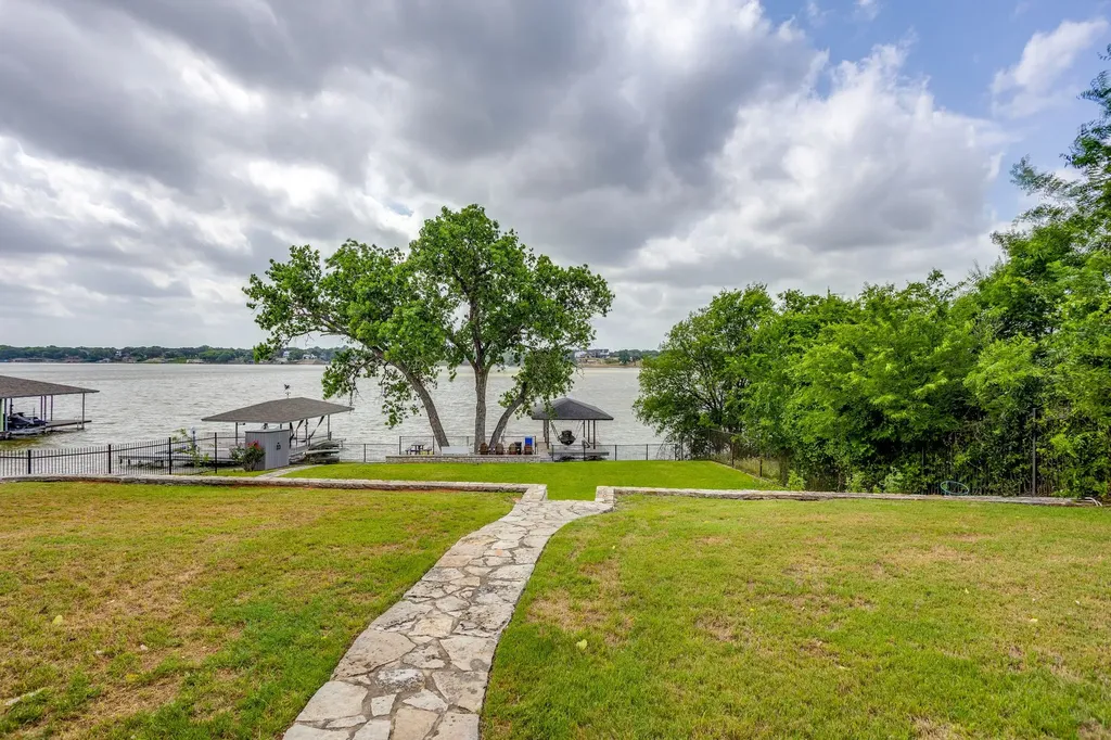 103 Casas Del Sur Street Granbury TX 76049