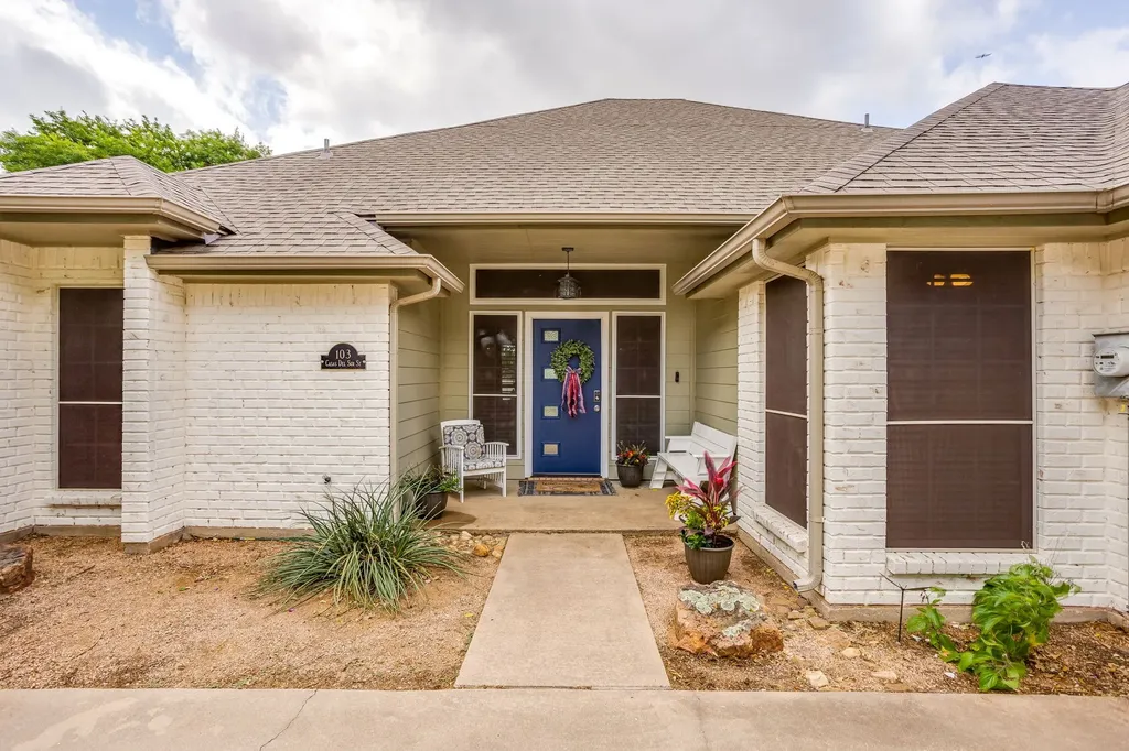 103 Casas Del Sur Street Granbury TX 76049