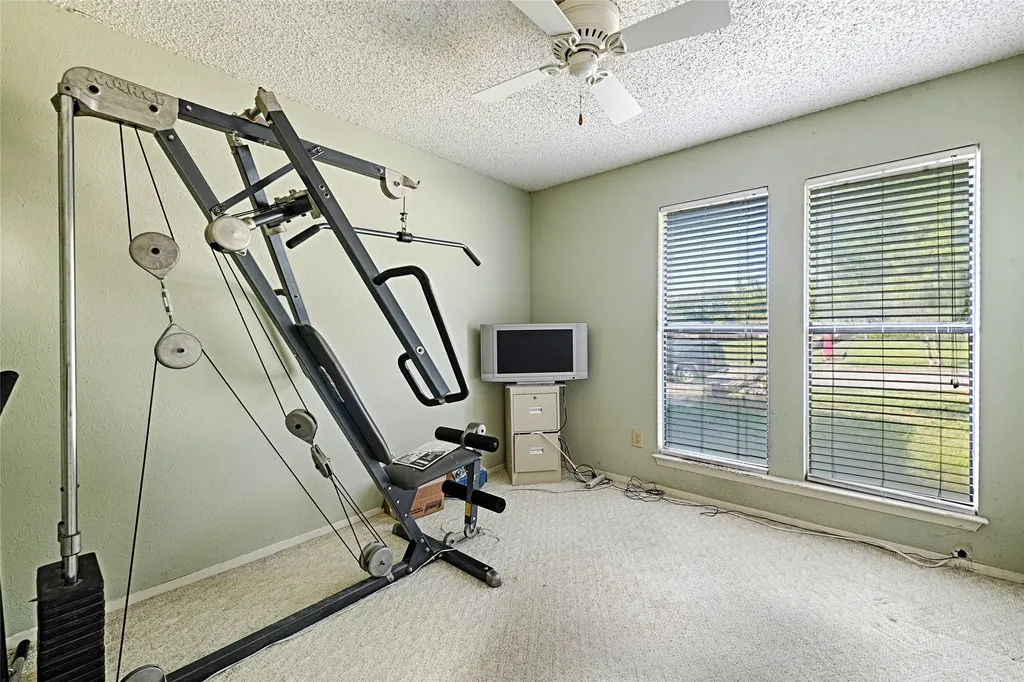 1901 Angelina Drive Garland TX 75040
