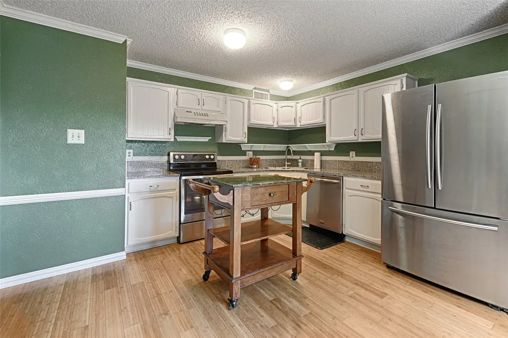 1901 Angelina Drive Garland TX 75040