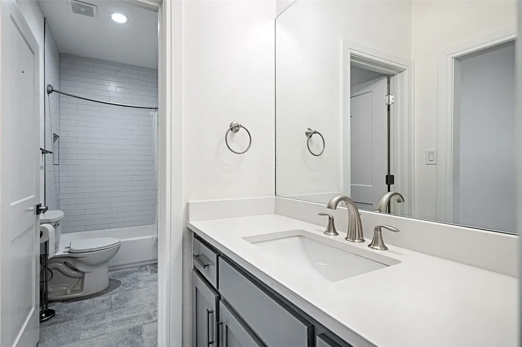 5067 Gaston Avenue Dallas TX 75214