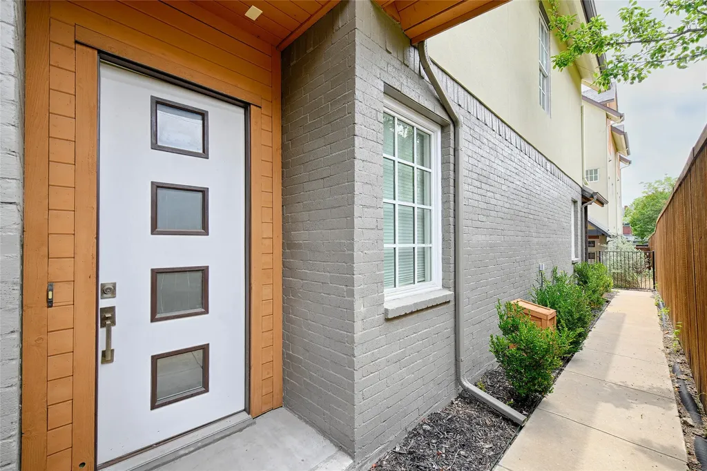 5067 Gaston Avenue Dallas TX 75214