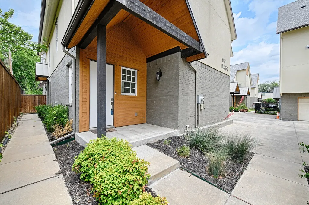 5067 Gaston Avenue Dallas TX 75214