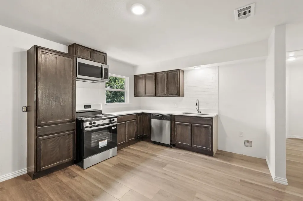 1108 Park Drive Denison TX 75020