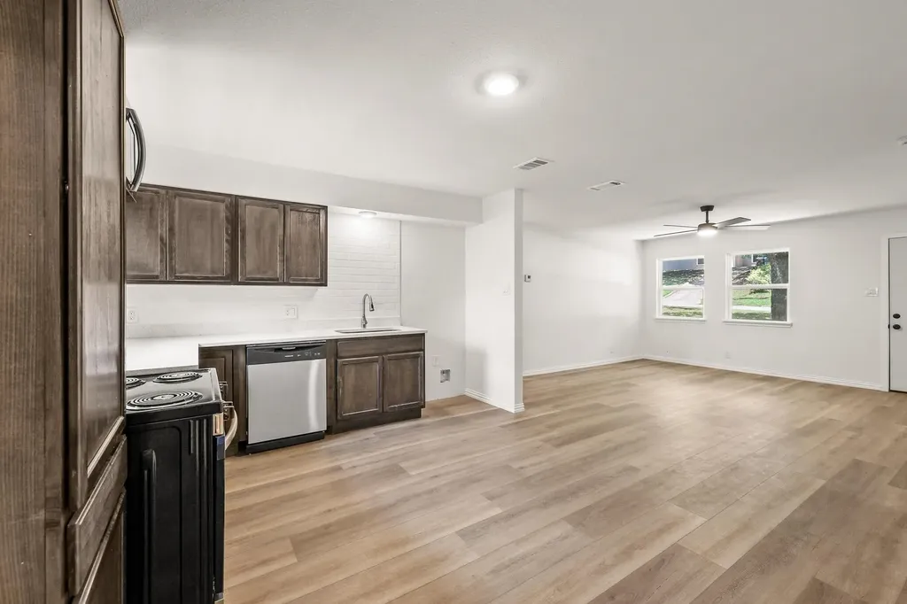 1108 Park Drive Denison TX 75020