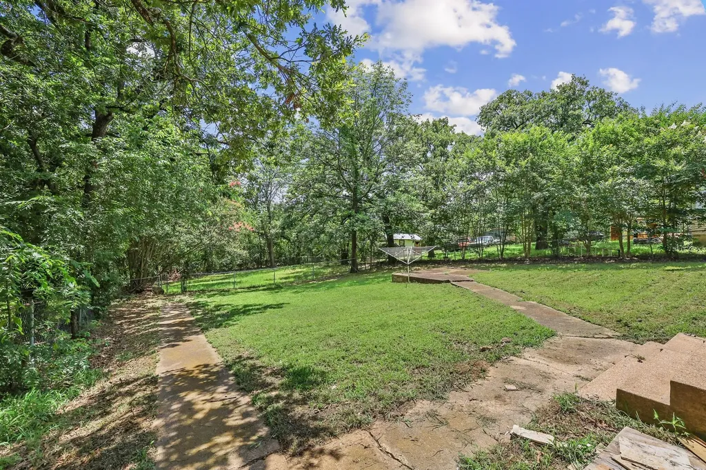 1108 Park Drive Denison TX 75020