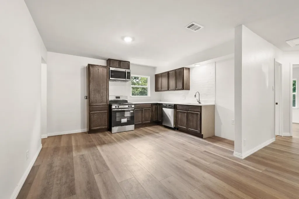 1108 Park Drive Denison TX 75020