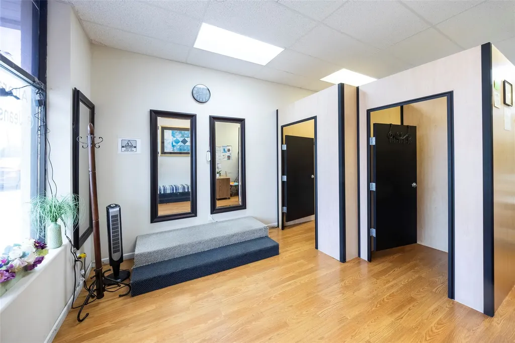 9986 Grapevine Highway Hurst TX 76054