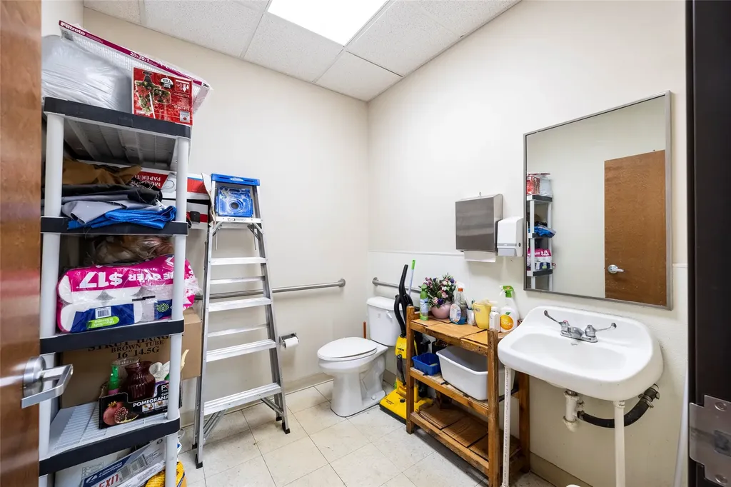 9986 Grapevine Highway Hurst TX 76054