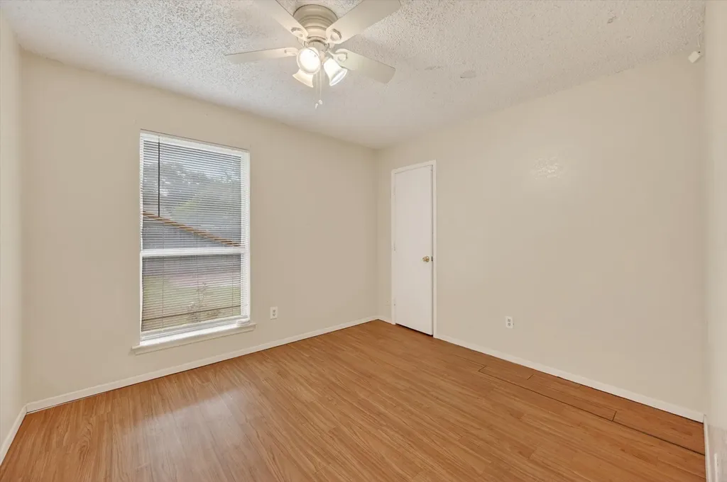 207 Water Lane Crowley TX 76036