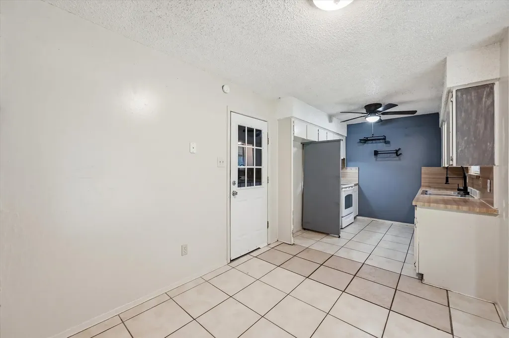 207 Water Lane Crowley TX 76036