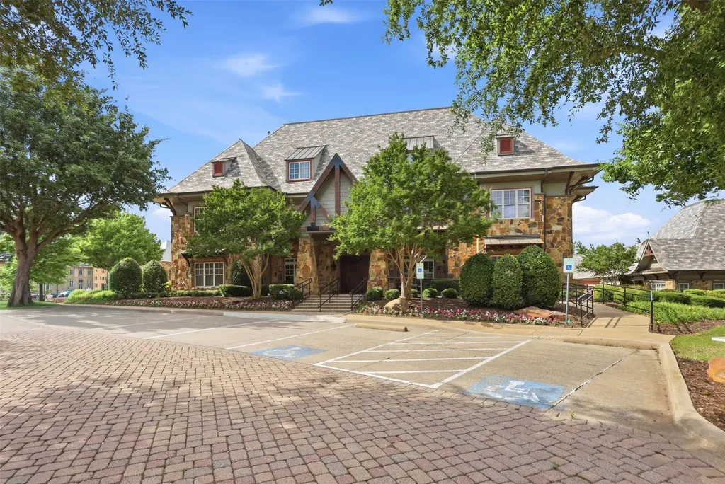 8601 Gracewood Drive Mckinney TX 75070