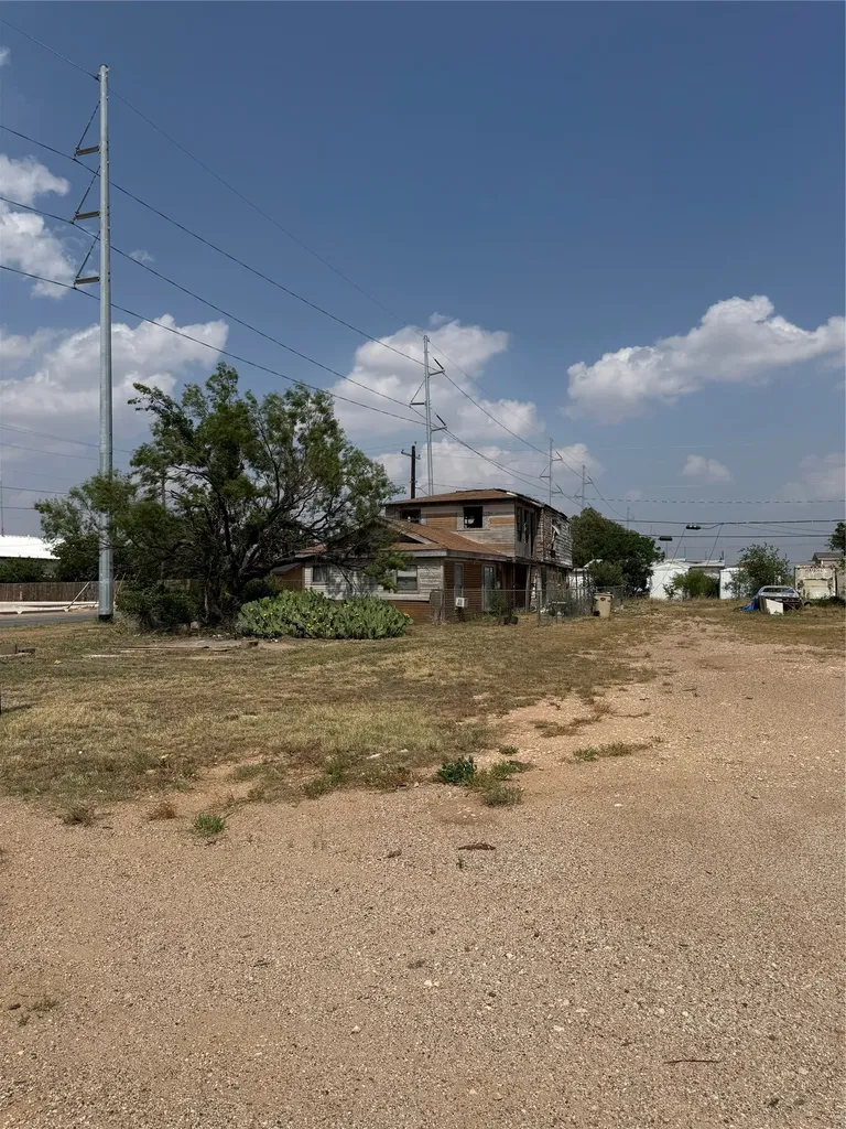 201 Commercial Avenue Anson TX 79501