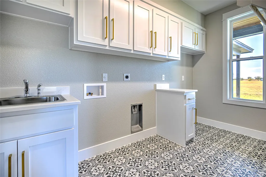 8186 S Lone Star Parkway Moody TX 76557