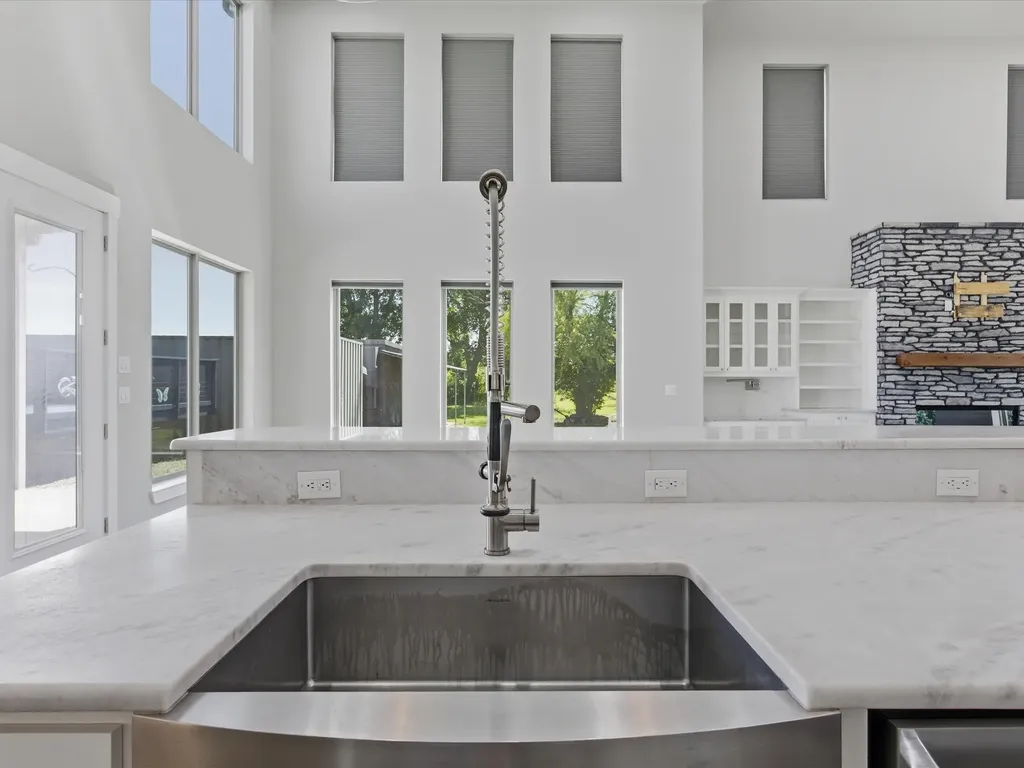 1184 County Road 1785 Sunset TX 76270