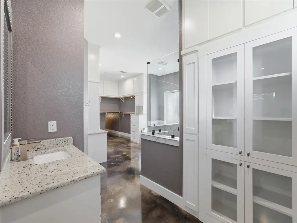 1184 County Road 1785 Sunset TX 76270