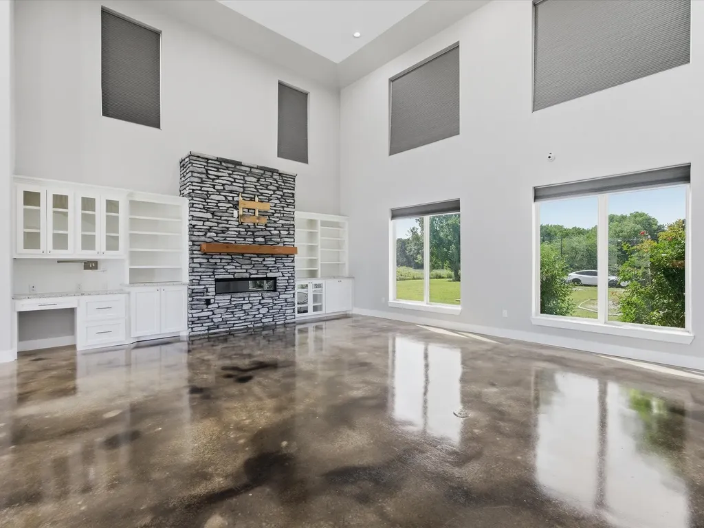 1184 County Road 1785 Sunset TX 76270