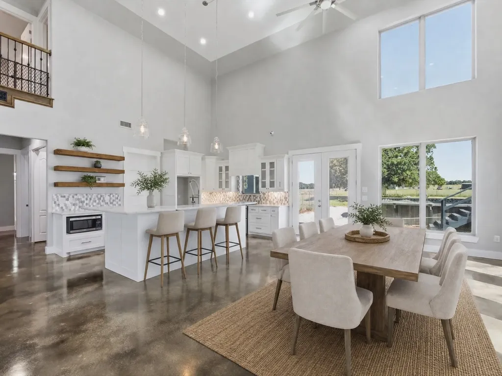1184 County Road 1785 Sunset TX 76270